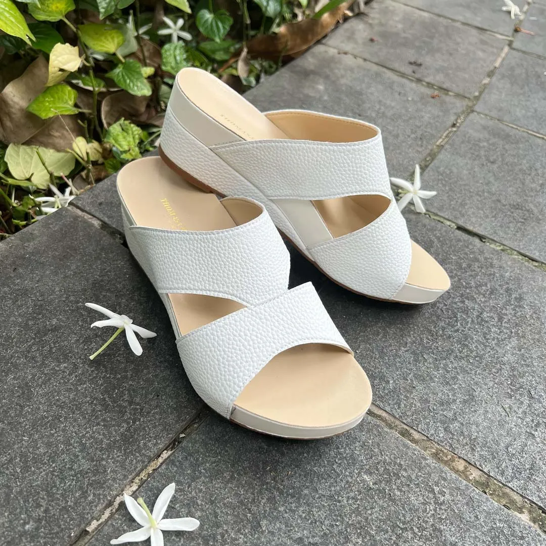 [20% off at cart] Pebble Lychee Everyday Low Wedge Slides