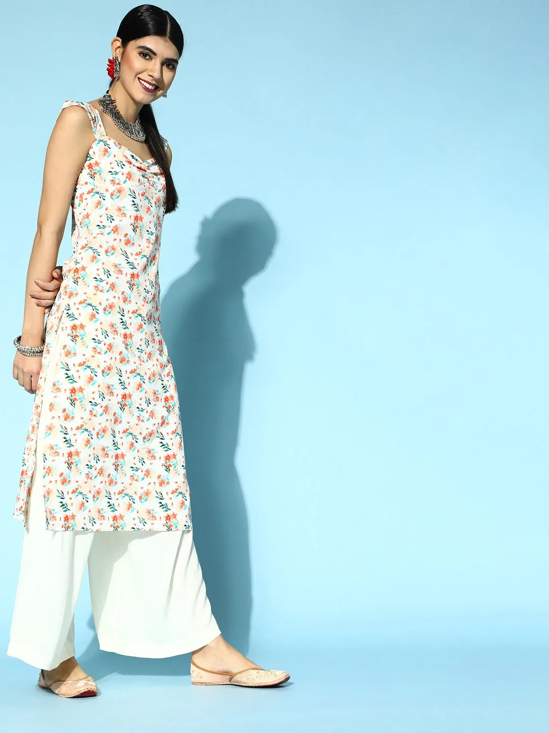 Berrylush Women White & Blue Floral Printed Sweetheart Neck Side Slited Midi Kurta