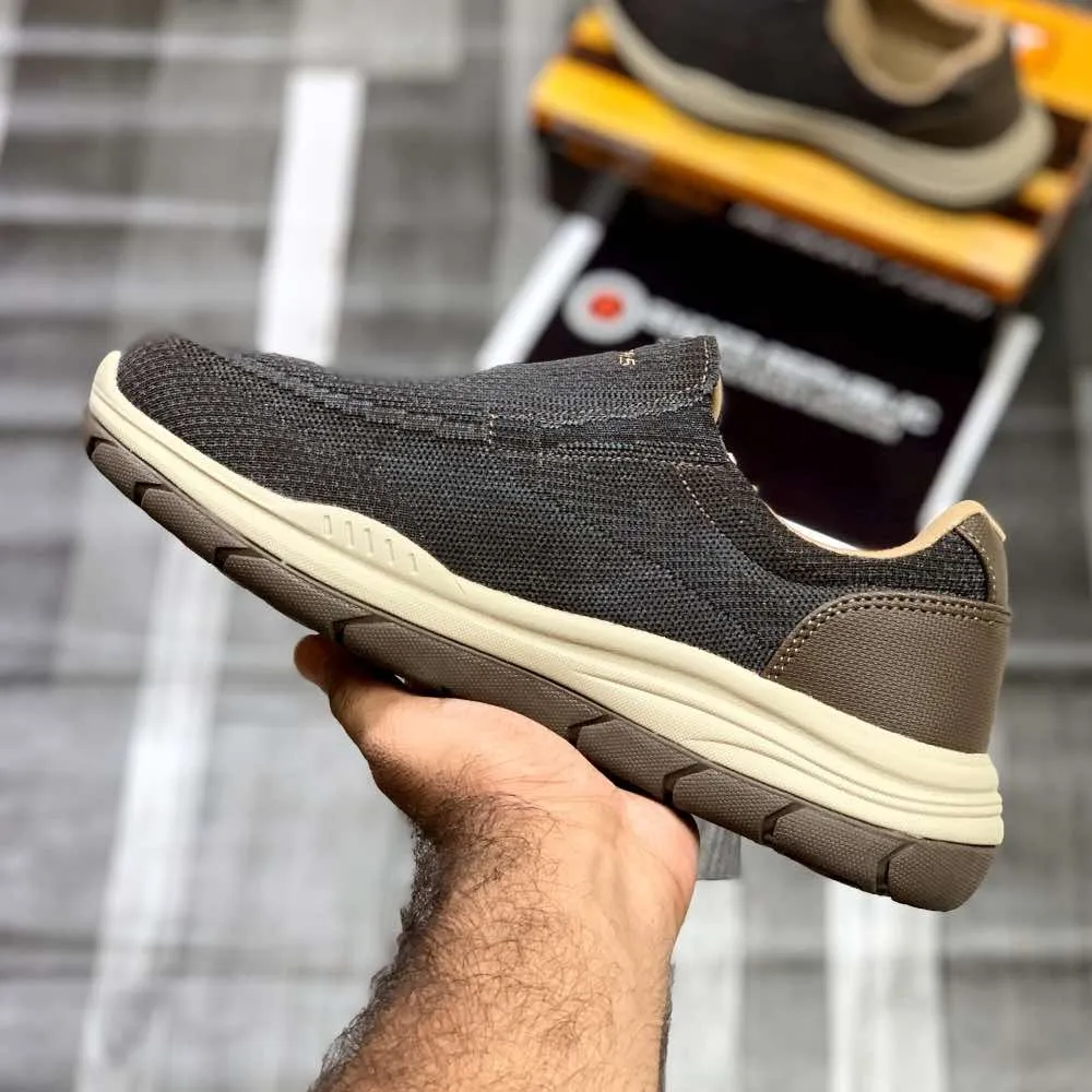 Skecherrs Relaxed Fitt with Air-Cooled "Brown"