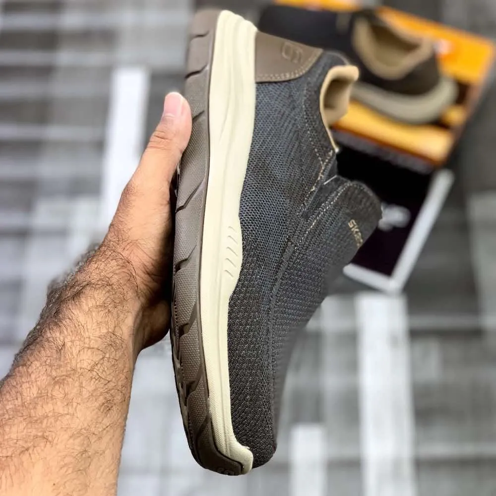 Skecherrs Relaxed Fitt with Air-Cooled "Brown"